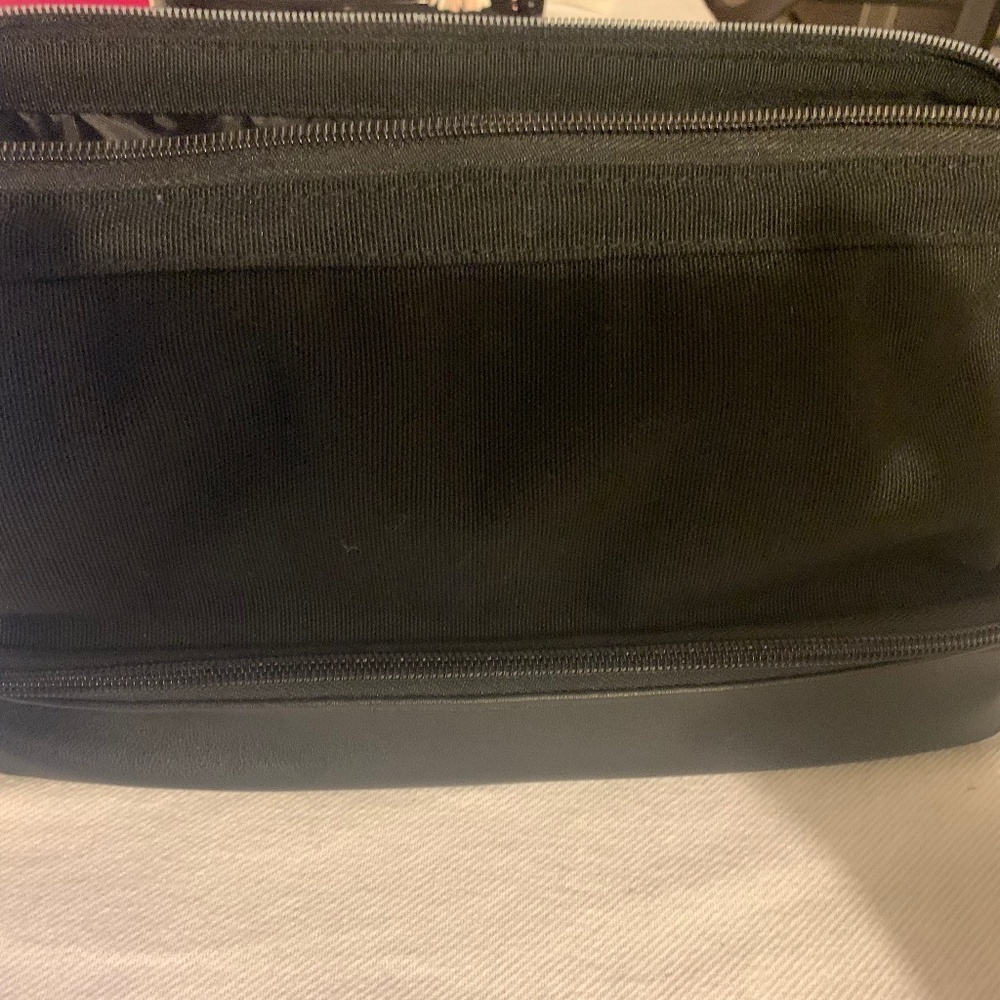 BEIS The Dopp Kit IN  BLACK (used once) No wear or tear.